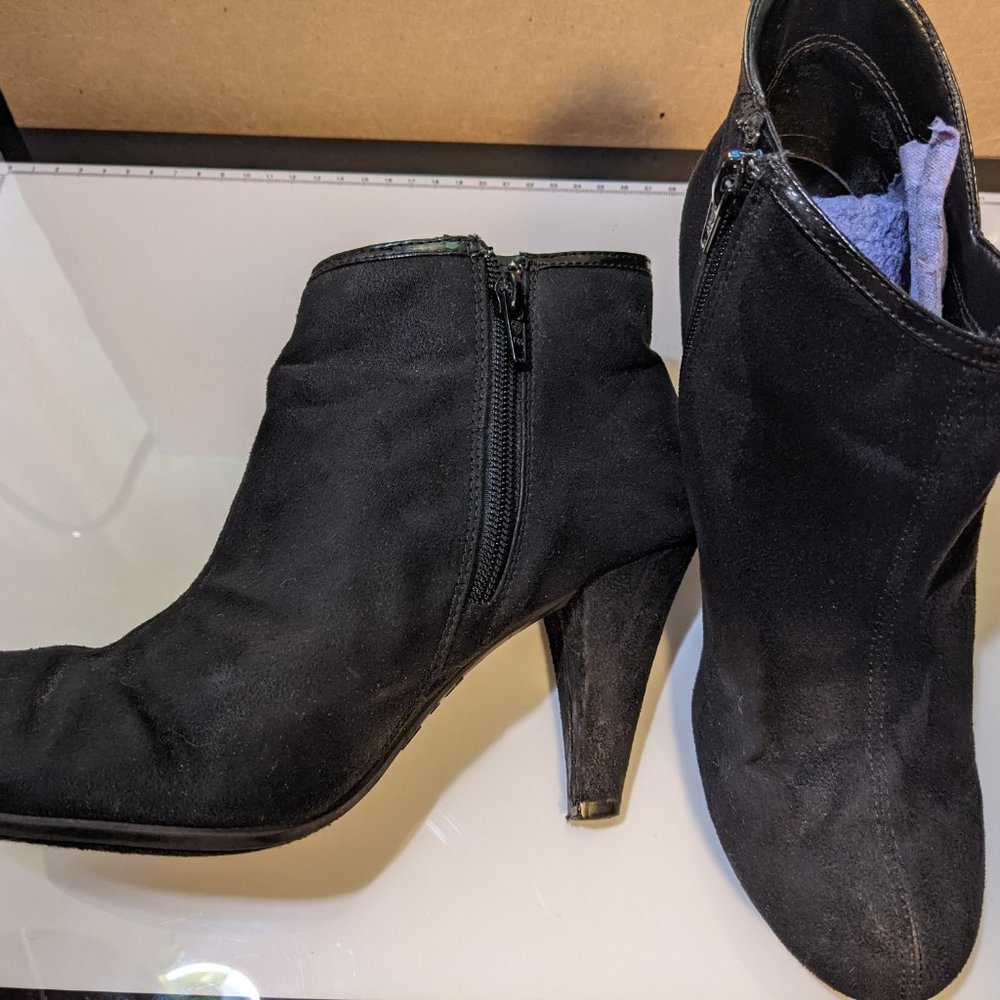 Women's Black Ankle Boots by Predictions  2" Heel Size 8.5